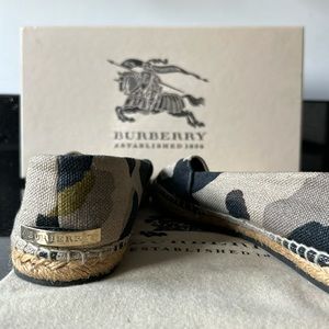 Burberry espadille woman 100% original guaranteed.